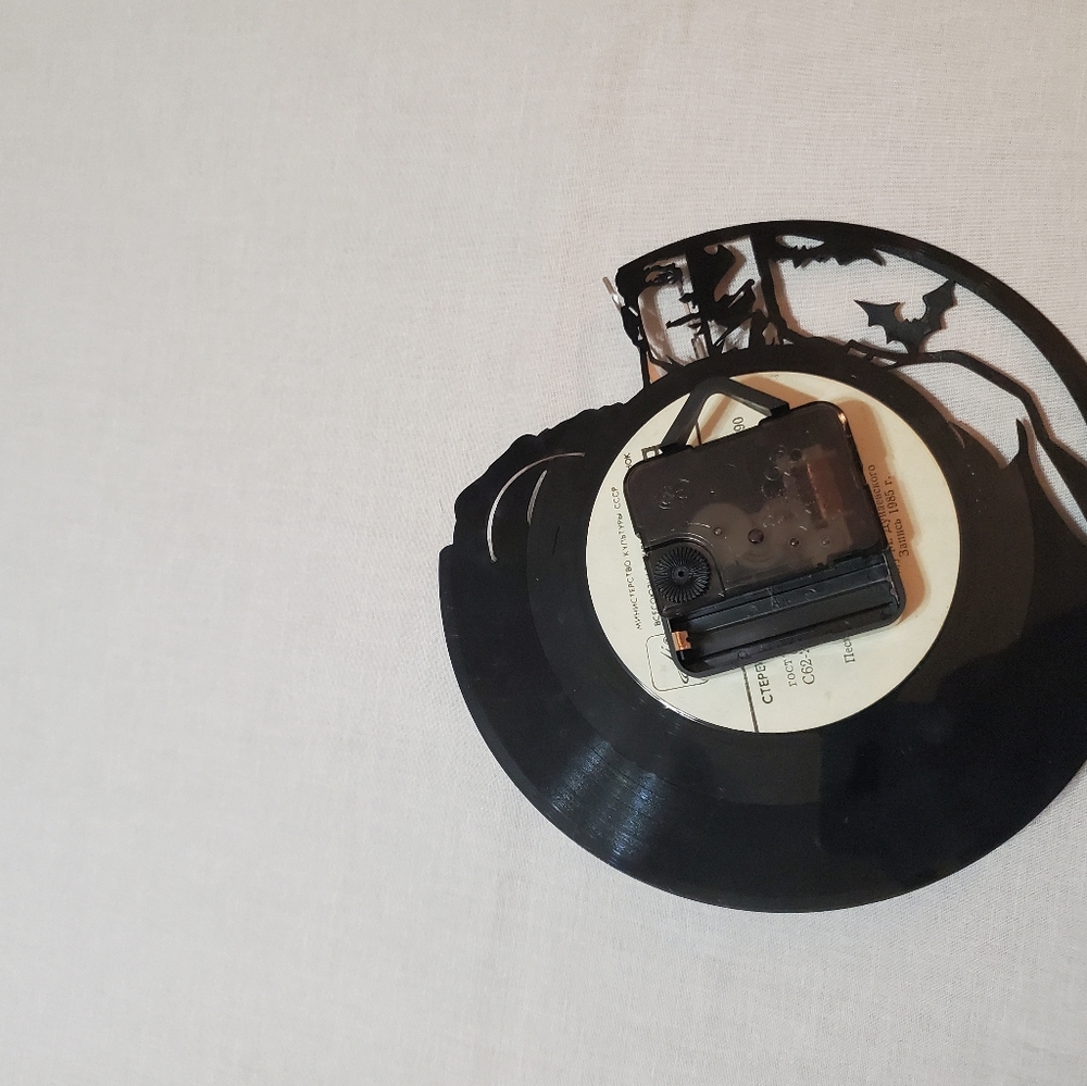 Clock - Picture 4 of 4